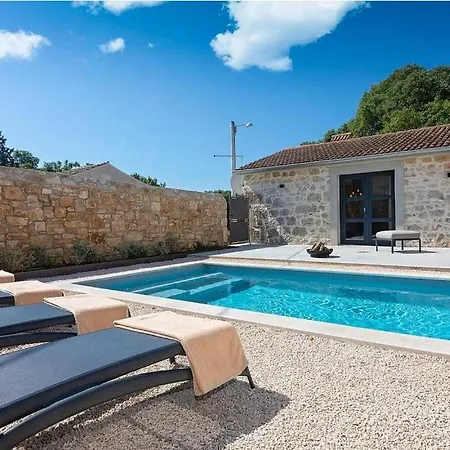 Dvori Private Pool Near Porec 빌라